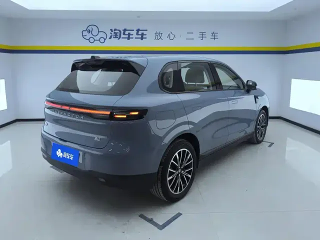 Leapmotor B10 — Фото автомобиля 3