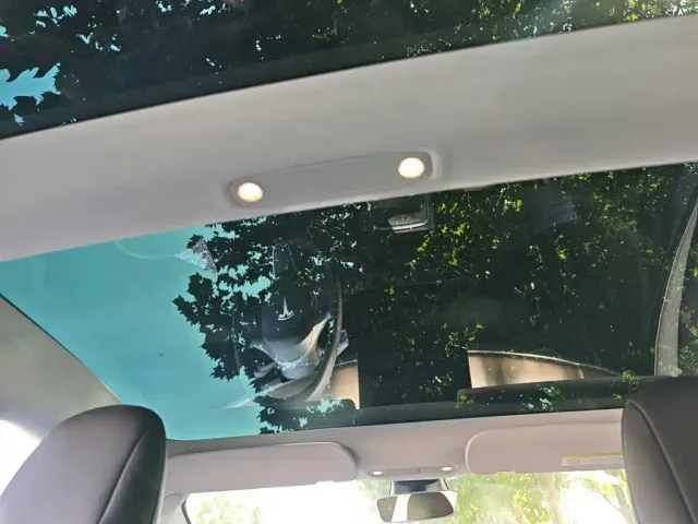 Tesla Model 3 — Фото автомобиля 13