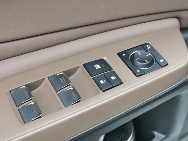 Lexus ES — Фото автомобиля 17