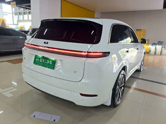 Li Auto L7 — Фото автомобиля 6
