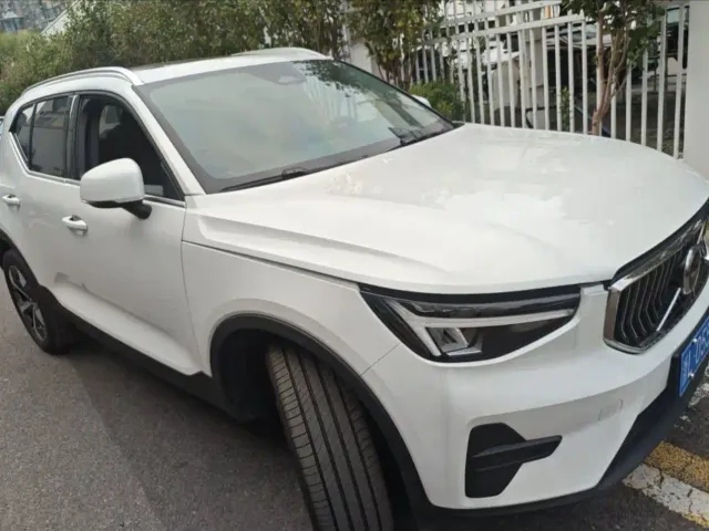 Volvo XC40 — Фото автомобиля 7