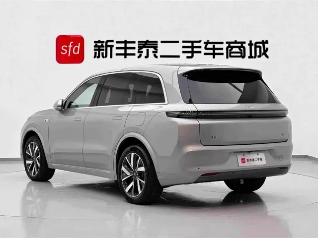 Li Auto L8 — Фото автомобиля 6