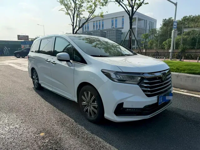 Honda Odyssey — Фото автомобиля 2
