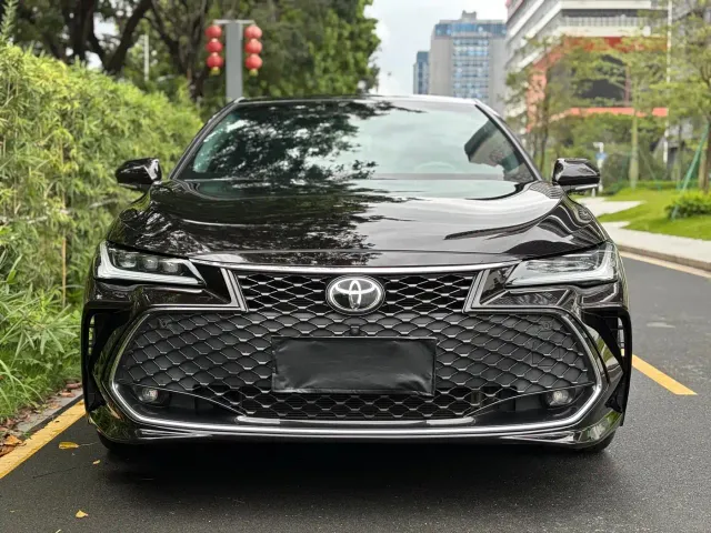 Toyota Avalon — Фото автомобиля 2