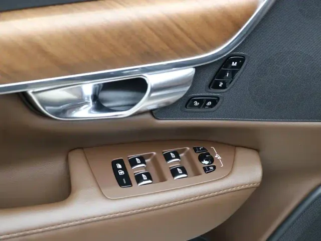 Volvo S90 — Фото автомобиля 11