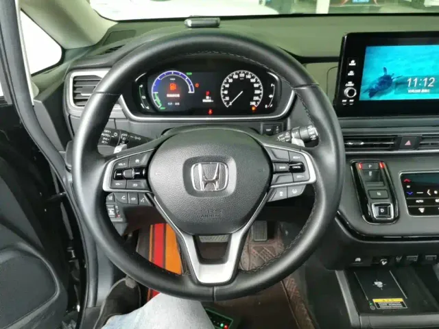 Honda Elysion — Фото автомобиля 10