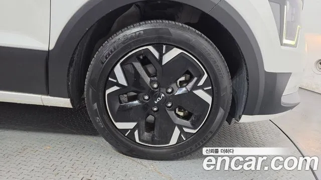 Kia Niro — Фото автомобиля 6