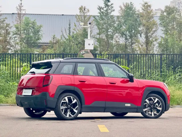 MINI Electric MINI ACEMAN — Фото автомобиля 14