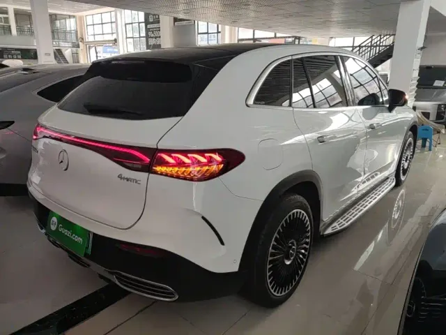 Mercedes-Benz EQE SUV — Фото автомобиля 6