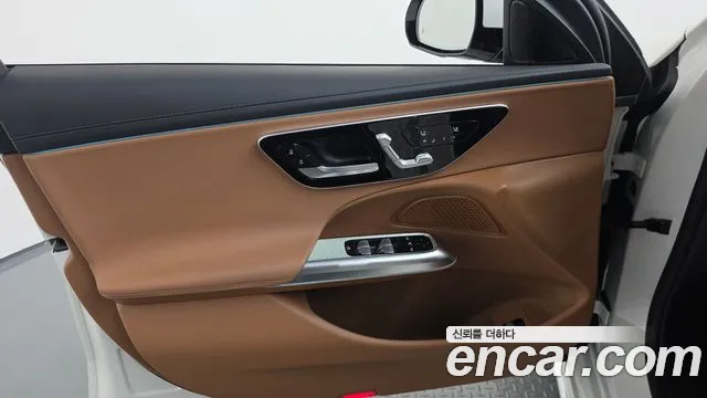 Mercedes-Benz E-Class — Фото автомобиля 24