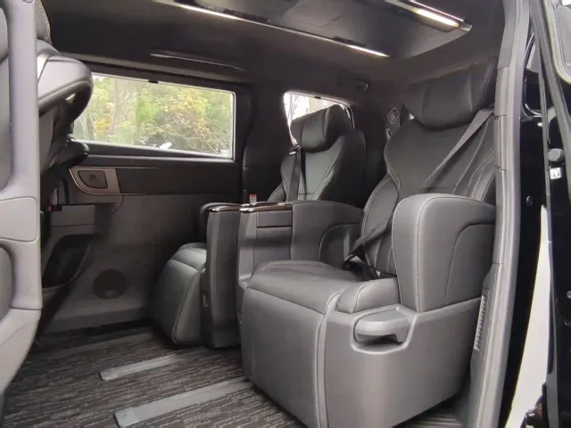 Toyota Alphard — Фото автомобиля 9