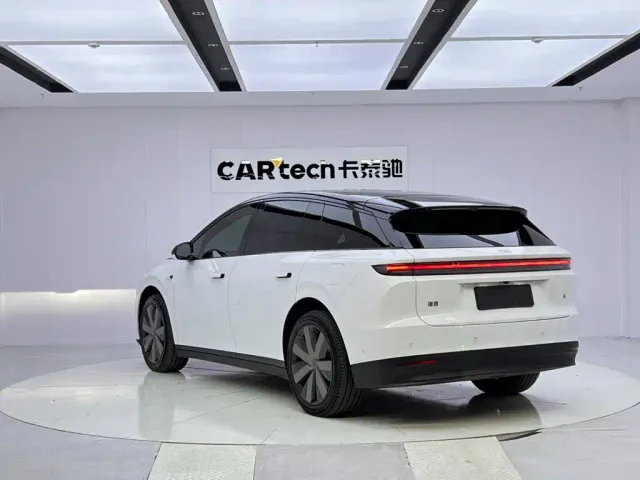 Li Auto i6 — Фото автомобиля 3