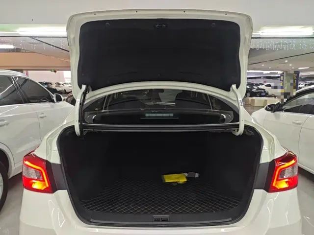 Nissan Sylphy — Фото автомобиля 18
