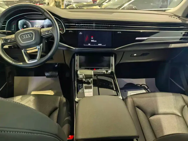 Audi Audi Q8 2024 55 TFSI Luxury Sport — Фото автомобиля 3