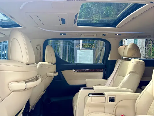 Toyota Alphard — Фото автомобиля 13