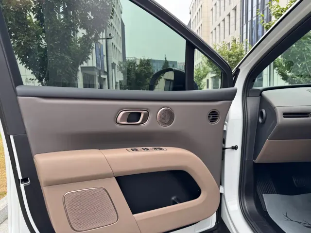 Li Auto i6 — Фото автомобиля 29