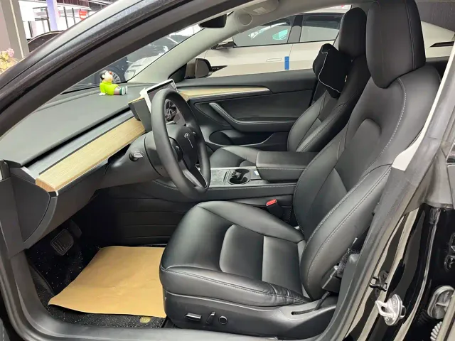 Tesla Model 3 — Фото автомобиля 9
