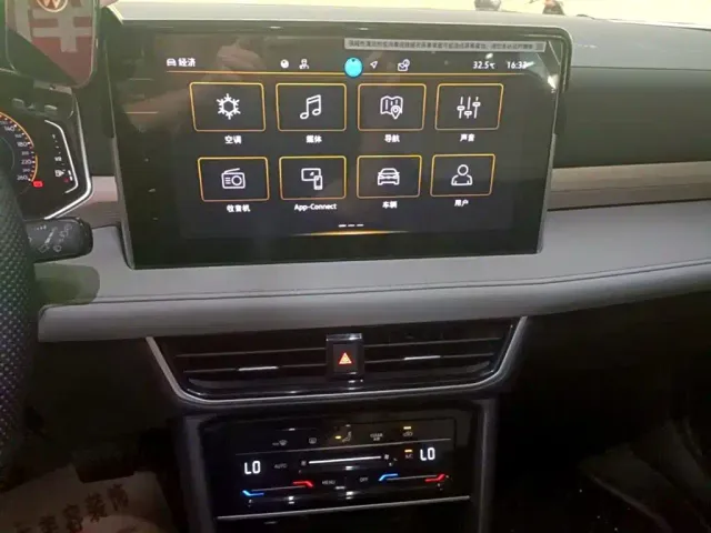 Volkswagen Tharu — Фото автомобиля 12