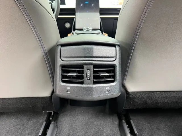 Toyota bZ3 — Фото автомобиля 15