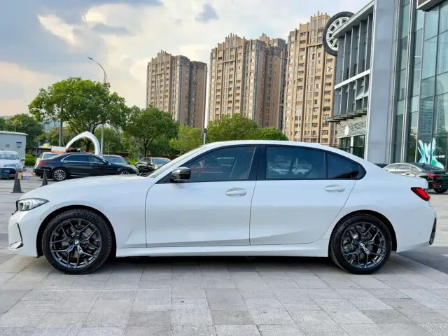 BMW 3 Series — Фото автомобиля 4