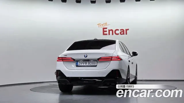 BMW 5-Series 5 серия (G60) 530i xDrive M Sport — Фото автомобиля 3