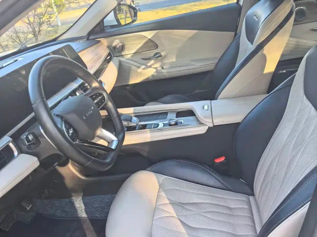 Chery Arrizo 8 — Фото автомобиля 4