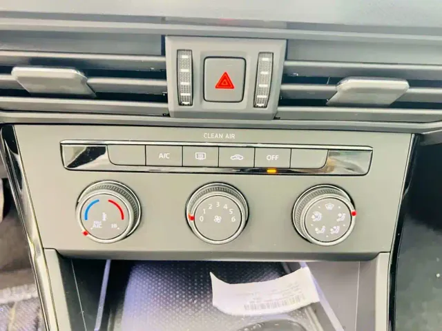 Volkswagen Passat — Фото автомобиля 14