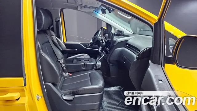 Hyundai Staria Staria L3.5 Школьный автобус — Фото автомобиля 11