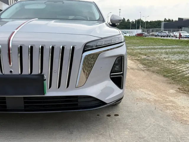 Hongqi H7 — Фото автомобиля 2