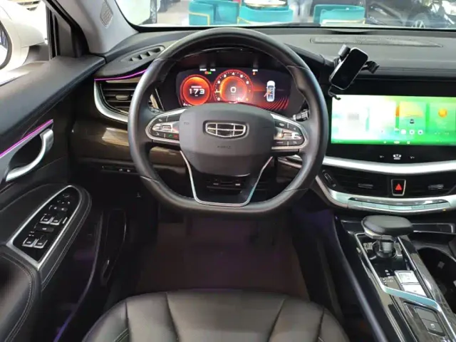 Geely Borui — Фото автомобиля 10