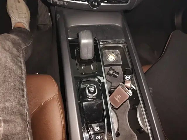 Volvo XC60 — Фото автомобиля 10