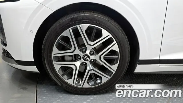 Hyundai Grandeur Grandeur (GN7) 2.5 Бензин 2WD — Фото автомобиля 5