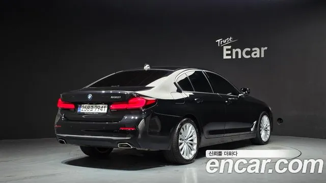 BMW 5-Series — Фото автомобиля 2