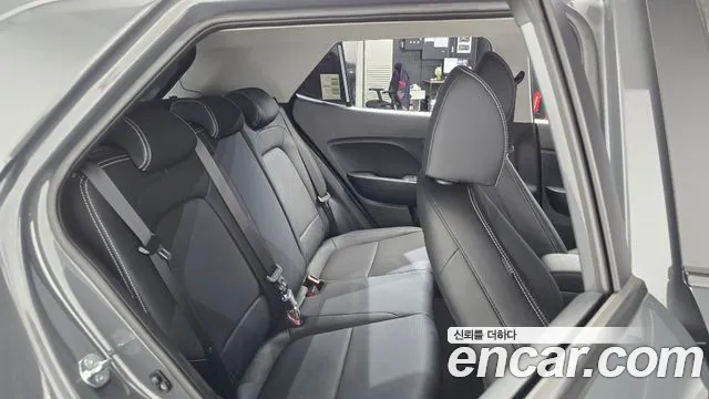 Hyundai Venue — Фото автомобиля 4