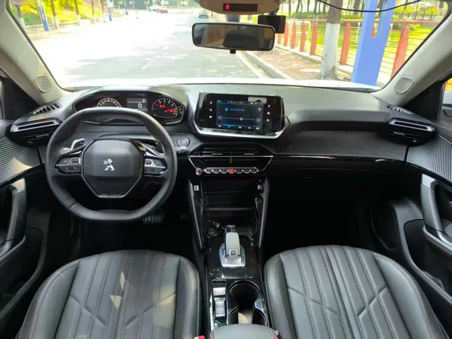 Peugeot 2008 — Фото автомобиля 13