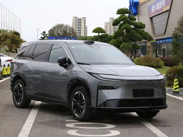 Toyota BoZhi 3X — Фото автомобиля 3