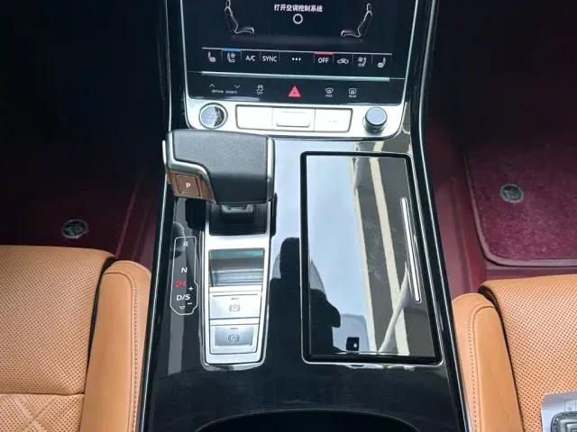 Audi A8 — Фото автомобиля 15