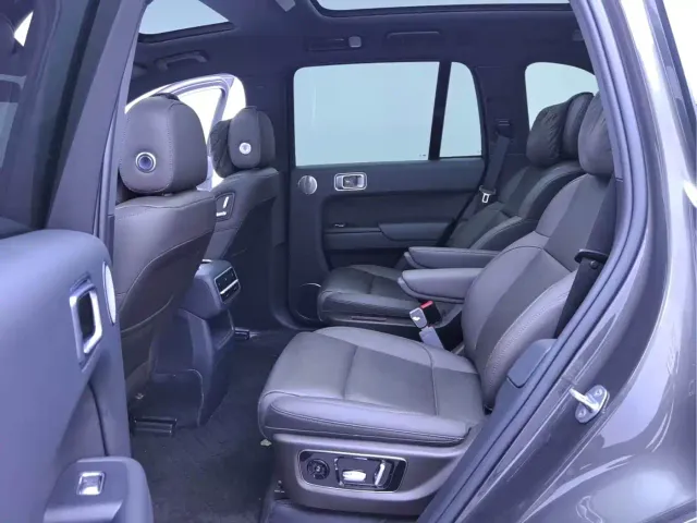 Li Auto L8 — Фото автомобиля 13