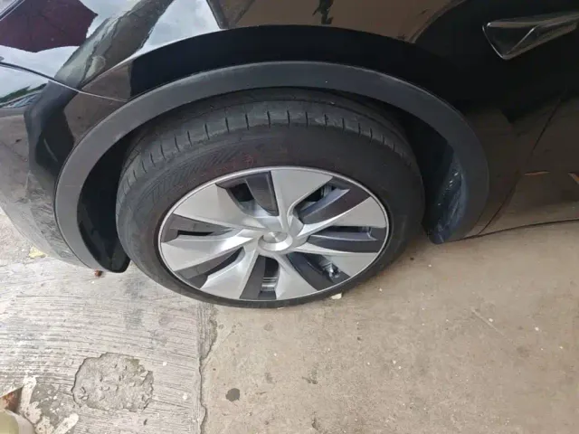 Tesla Model Y — Фото автомобиля 22
