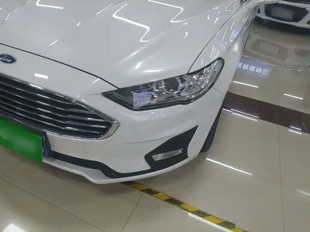 Ford Mondeo — Фото автомобиля 23