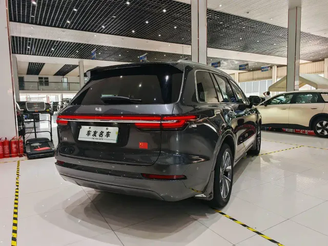 Li Auto ONE — Фото автомобиля 19