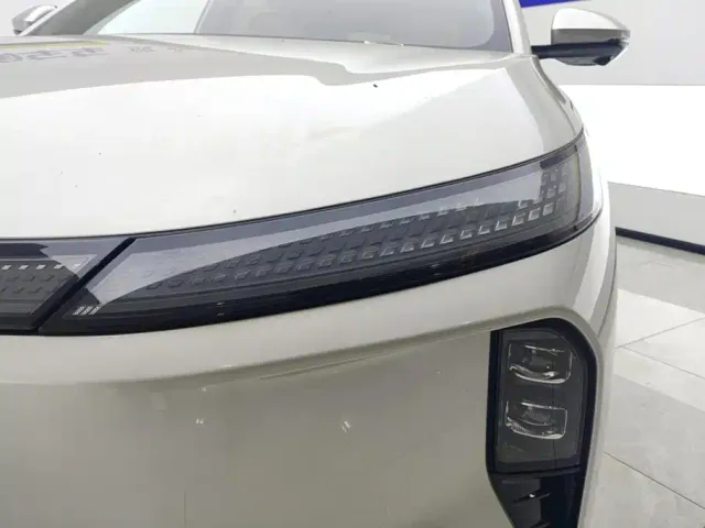 Dongfeng Aeolus L8 — Фото автомобиля 5