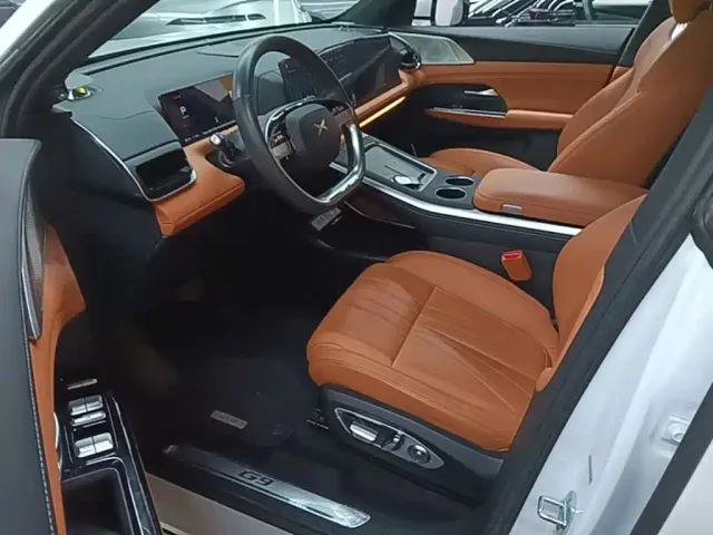 Xpeng G9 — Фото автомобиля 15