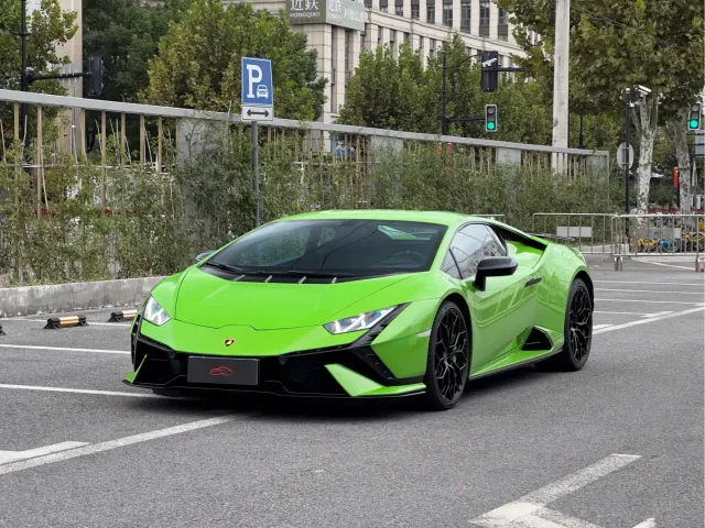 Фотография автомобиля — Lamborghini Huracan