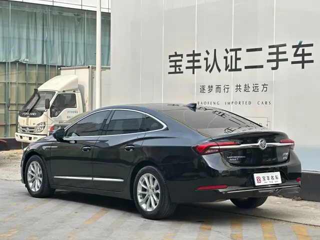 Buick LaCrosse — Фото автомобиля 3