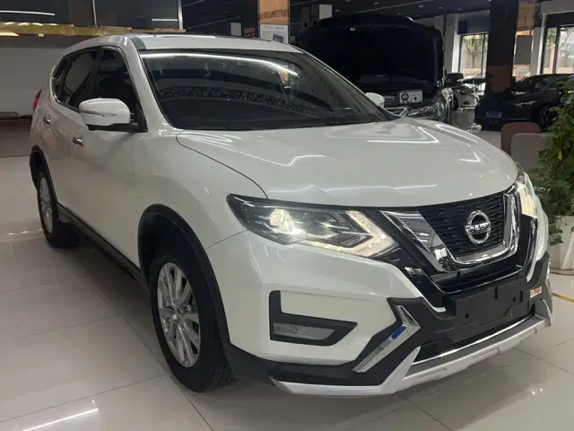 Nissan X-Trail — Фото автомобиля 12