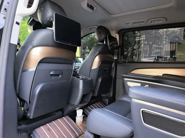 Mercedes-Benz V-Class — Фото автомобиля 18