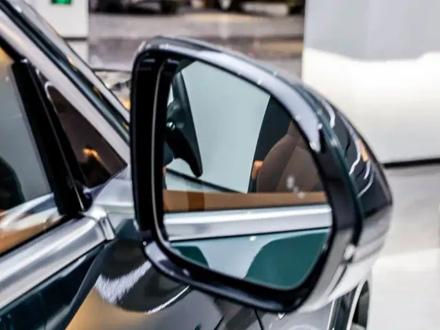 Li Auto L8 — Фото автомобиля 14