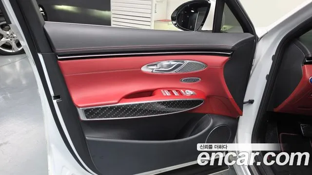 Genesis GV70 — Фото автомобиля 23