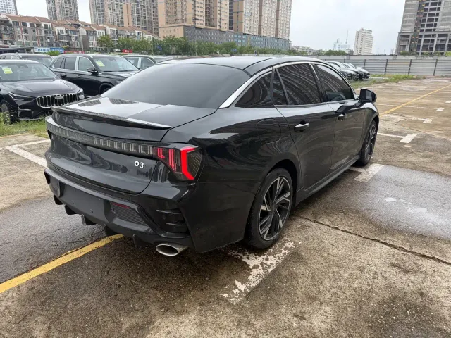 Lynk & Co Lynk & Co 03 2023 1.5TD DCT Power Pro — Фото автомобиля 11
